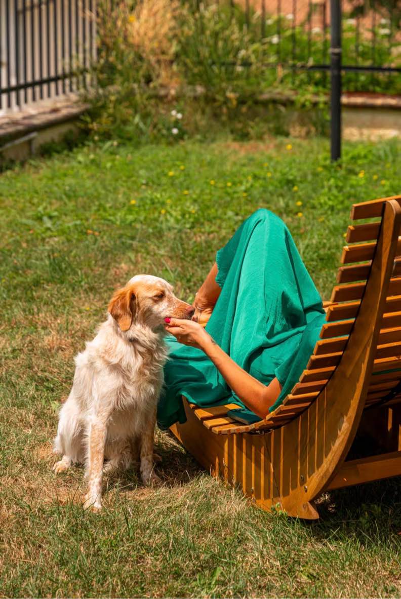 Relax in giardino con cane